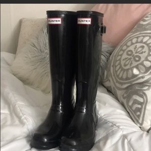Gloss black hunter boots